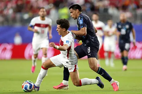 كأس العالم.. تركيا 0 - 1 باراجواي.. بداية الشوط الثاني